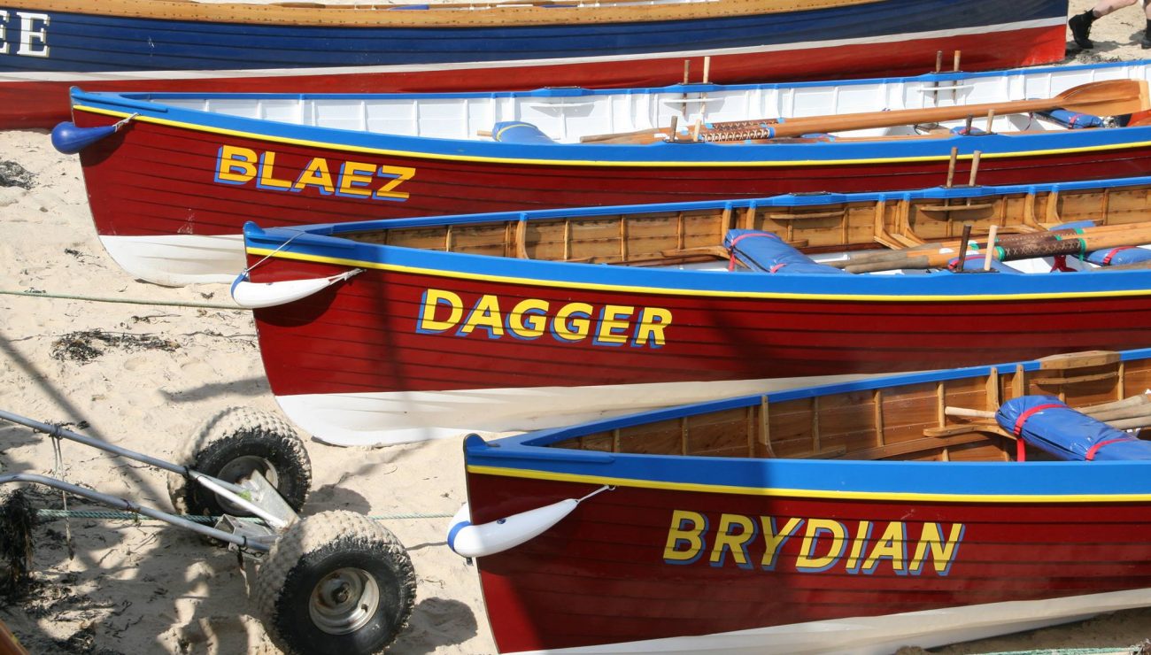 Palmers Brewery pours out Dorset Gold for rowing club