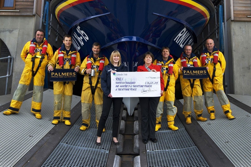 Palmers raises £13,000 for RNLI