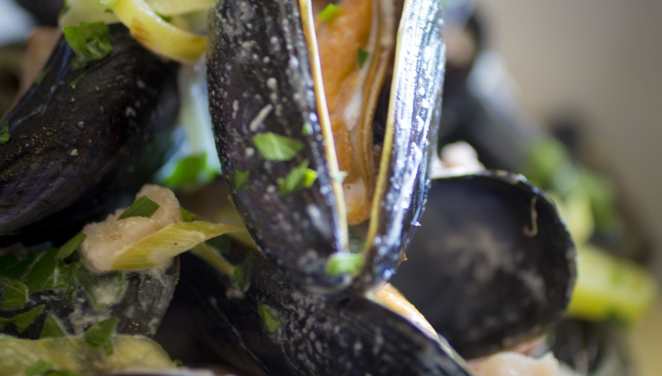 Mussels in white wine sauce, Anchor Inn Seatown, Dorset.