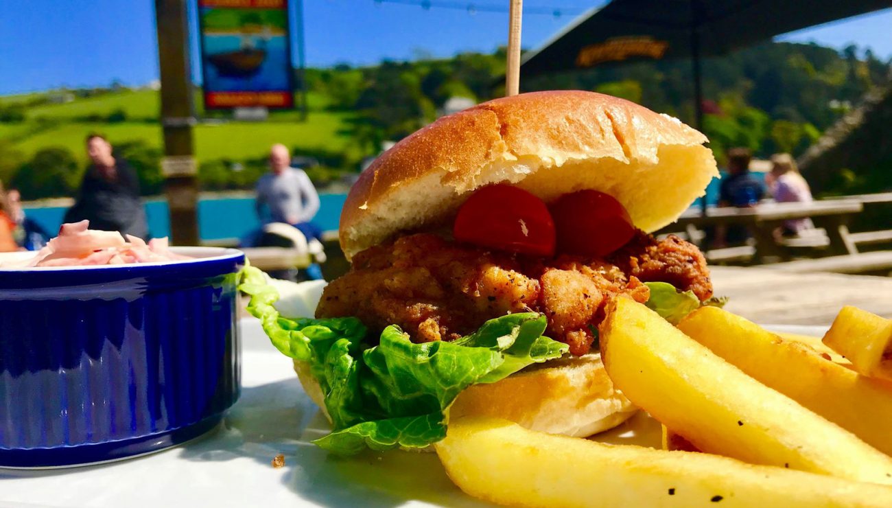 The Ferry Inn Salcombe. Alfresco dining.