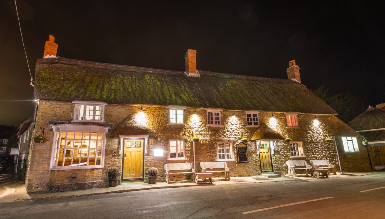 Three Horseshoes, Burton Bradstock